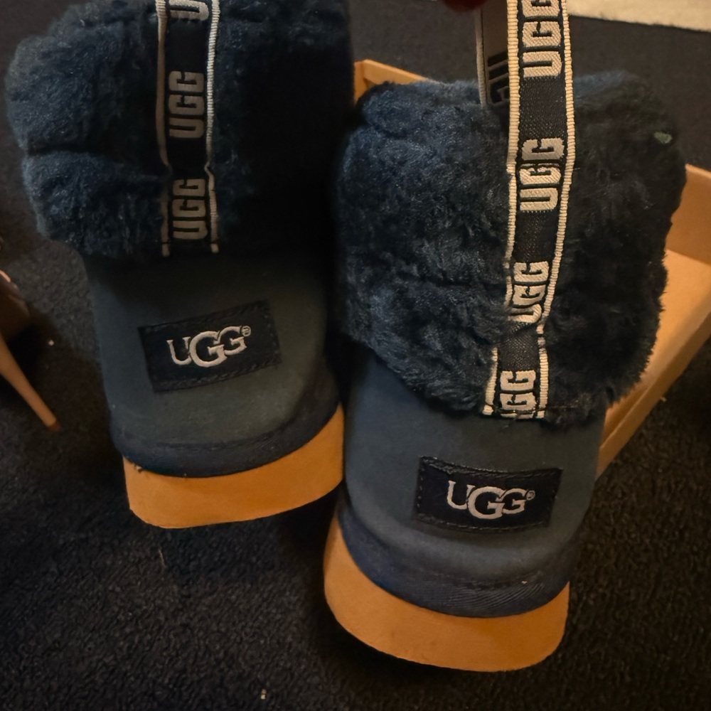 Ugg boot - Picture 3 of 5